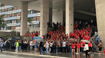 Calouros da Faculdade Cásper Líbero contam sobre recepção no primeiro dia de aula