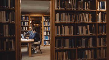 Profissionais da informação: conheça o mercado de trabalho para os formados em Biblioteconomia