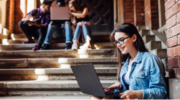 12 universidades com cursos online gratuitos no 2º semestre de 2022