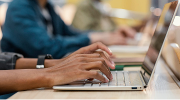 Mais de 3 milhões ingressaram no EaD em 2022; veja cursos mais procurados