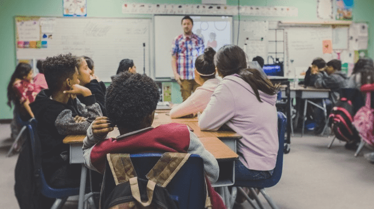 Quais são as diferenças entre os cursos de Pedagogia e Psicopedagogia?