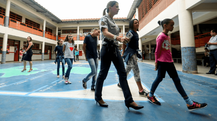 Escola cívico-militar: veja o que é e como funciona