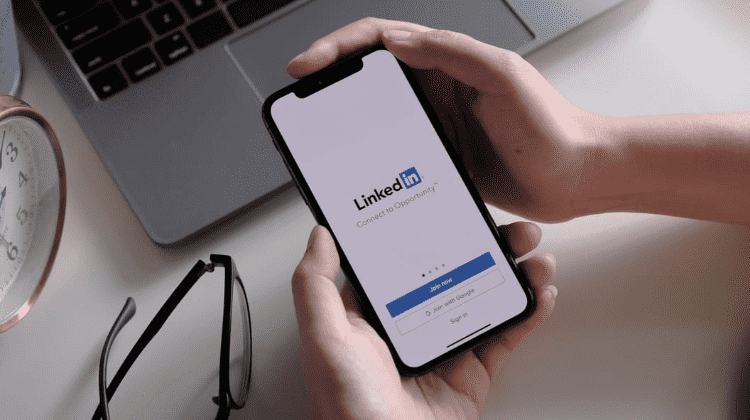 Empregos em alta em 2026: LinkedIn revela os cargos que mais crescem no Brasil