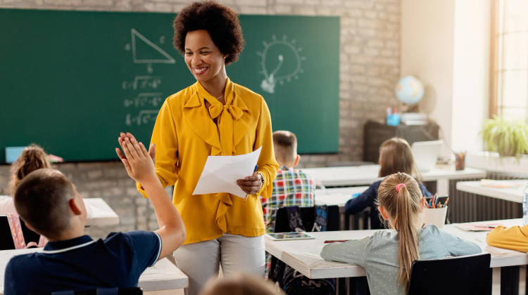 Qual área da Pedagogia dá mais dinheiro?