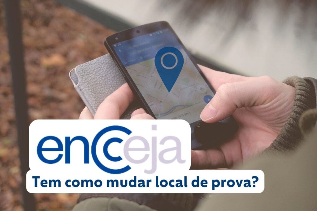 Jovem olhando local de prova no GPS; veja se é possível mudar o local de prova do Encceja
