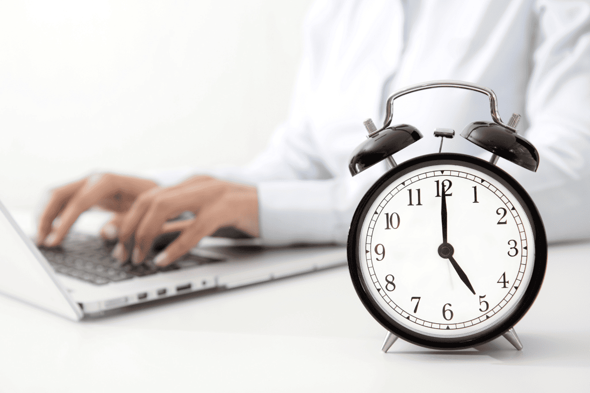 Compensação de horas: como funciona e o que diz a lei