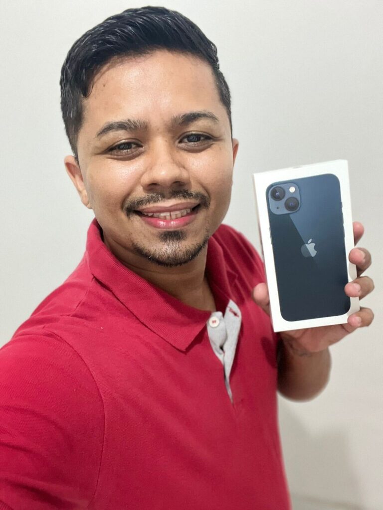 João Paulo Rodrigues da Costa, vencedor do iPhone 13, da Promoção de Reviews da Quero Bolsa