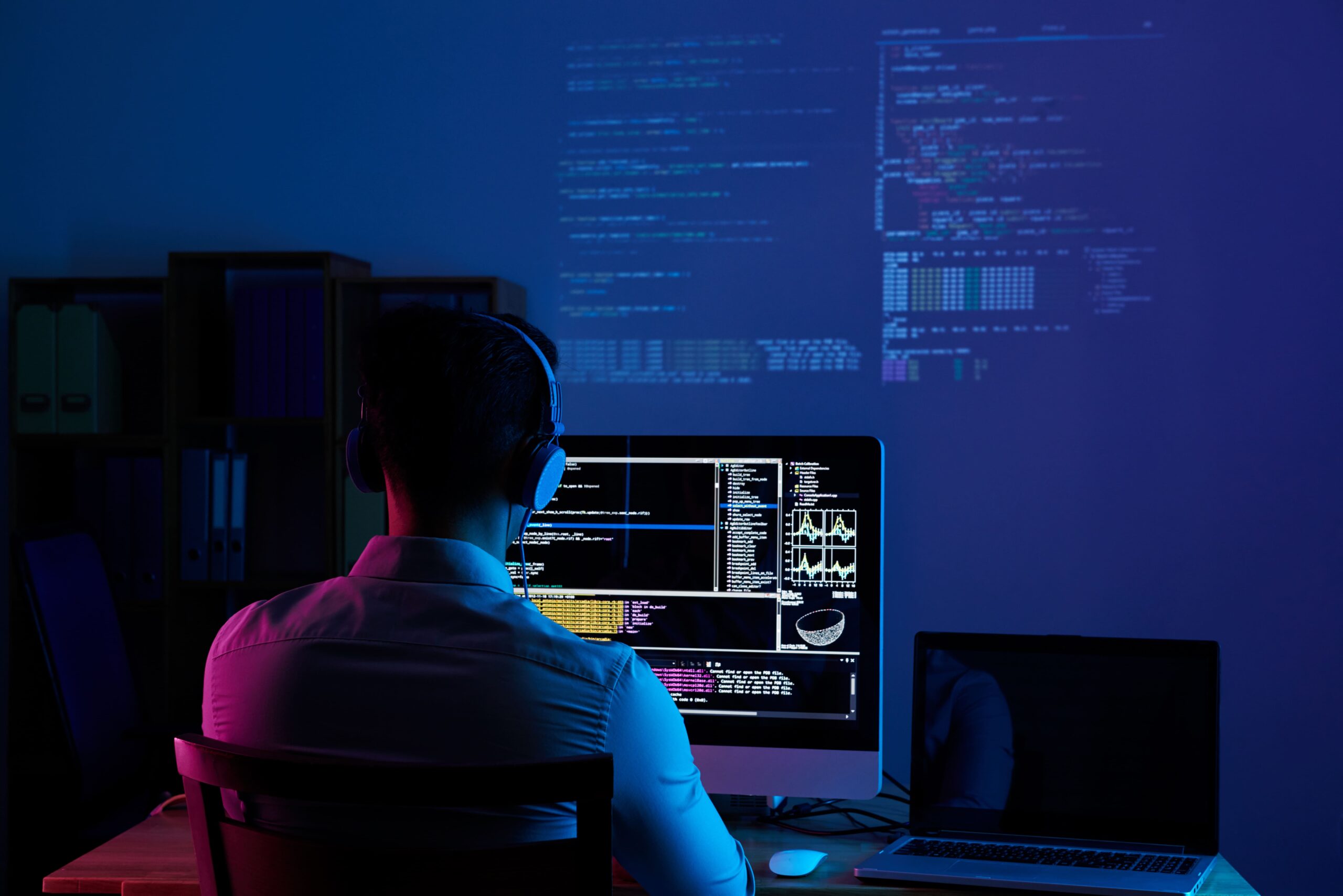 Diferença entre front-end, back-end e full stack: entenda os papéis na programação