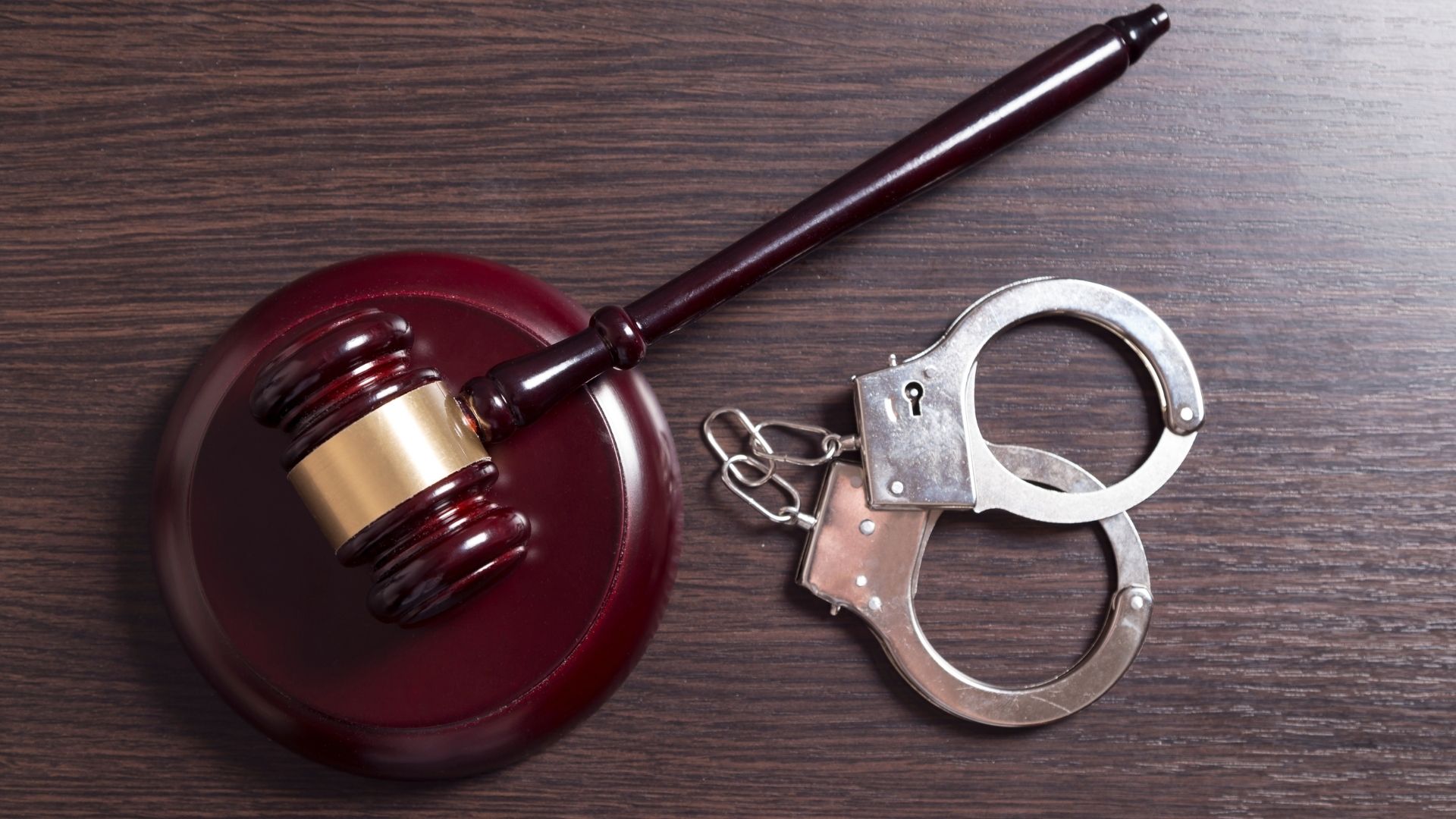 A pós-graduação em Direito Penal pode ajudar em concurso público?