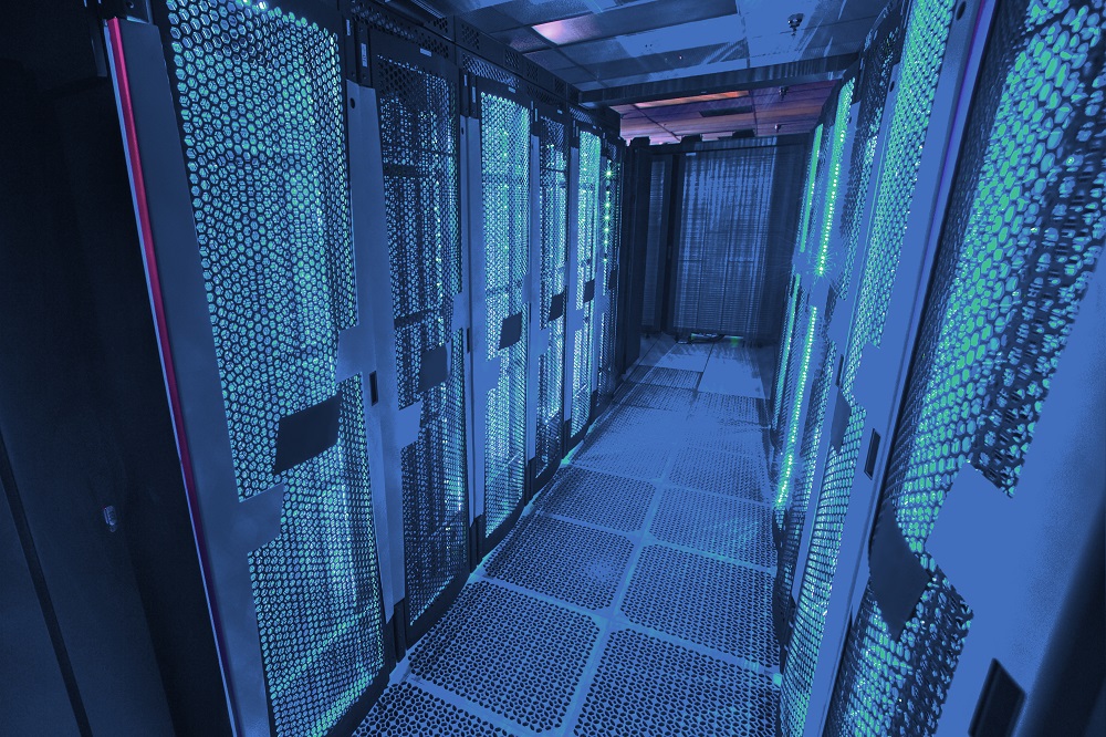 Profissionais de data centers: quem são e quais formações o mercado exige