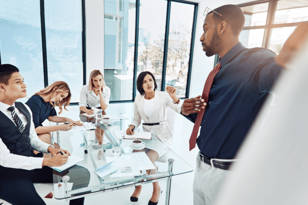 Liderança democrática: o estilo que engaja e inspira equipes