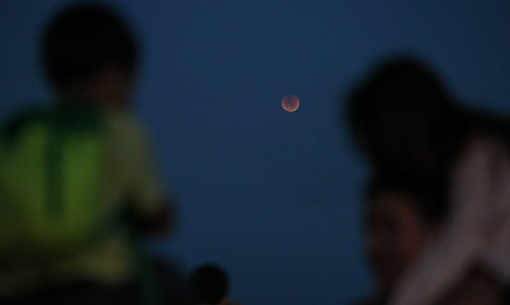 Eclipse Lunar