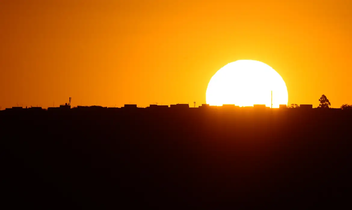 É verdade que vai voltar o horário de verão em 2025? Veja resposta