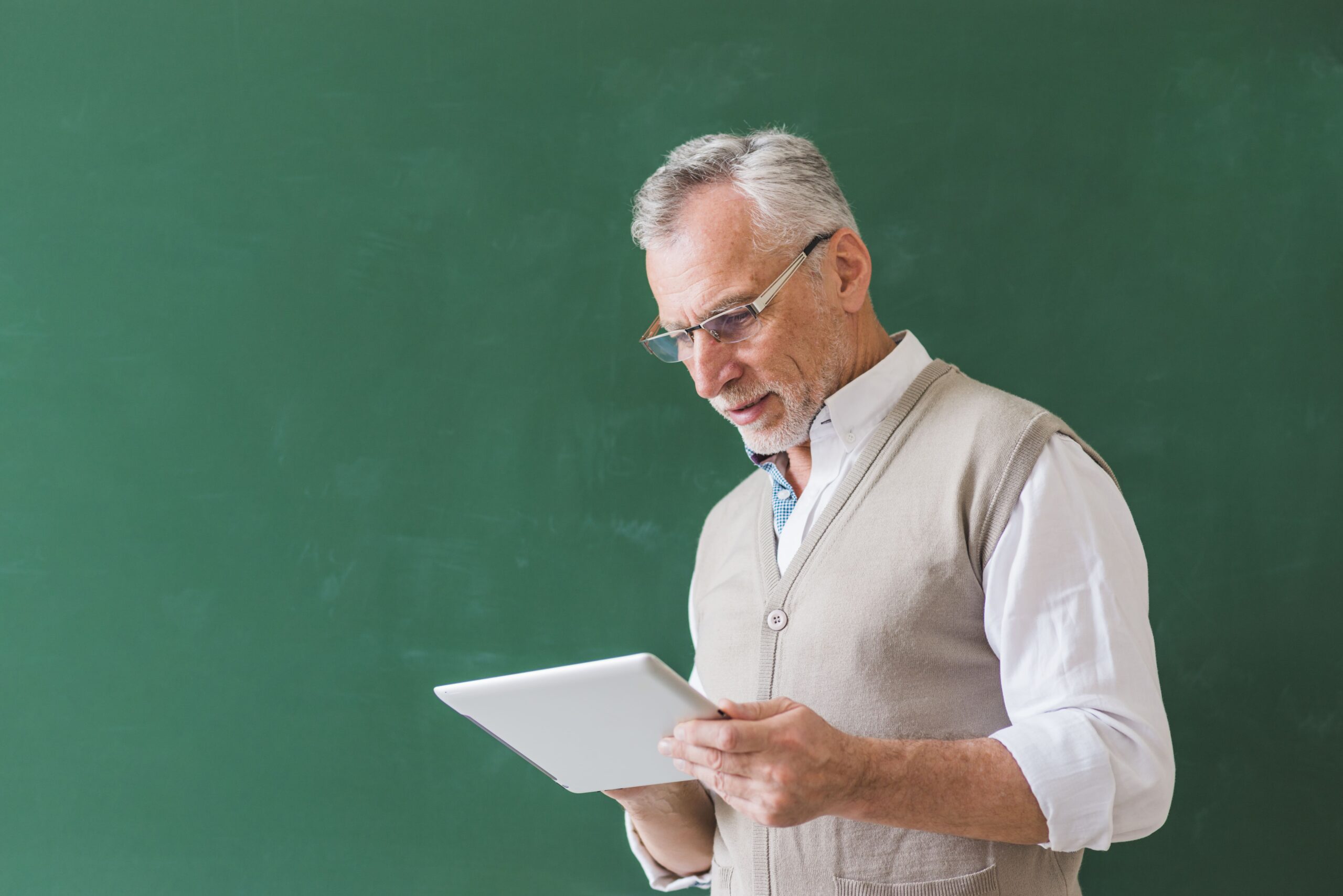 Mestrado gratuito para professores: inscrições estão abertas; saiba como participar
