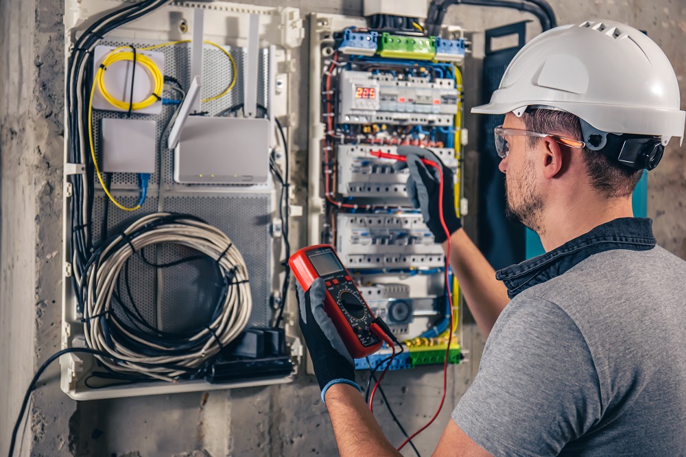 Mercado de trabalho para Técnico em Elétrica: entenda a formação e áreas de atuação