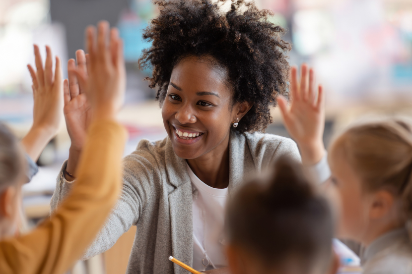 alunos cumprimentando professora no dia do professor 2025