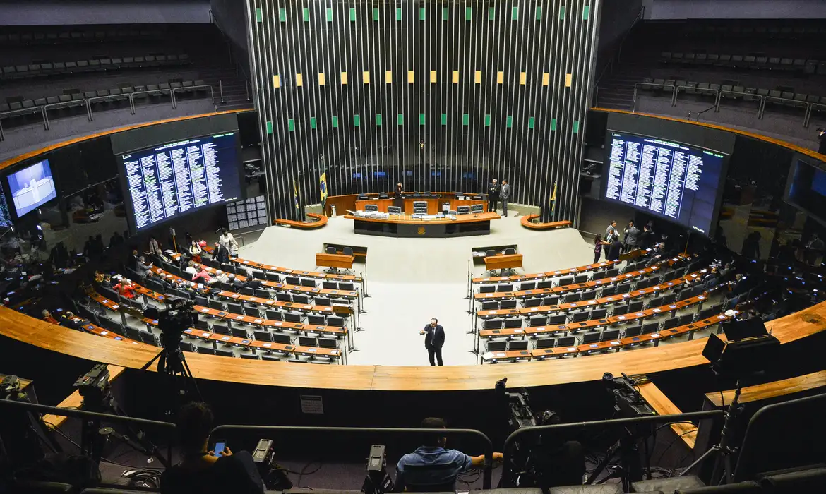 Concurso Câmara dos Deputados 2025: veja vagas e salários