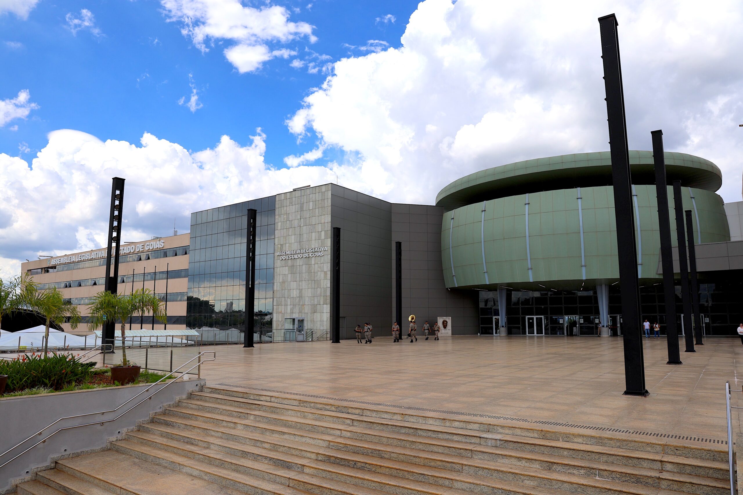 Alego: publicado edital do concurso público da Assembleia Legislativa; salários superam 10 mil reais