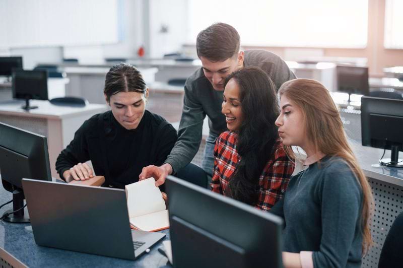 Análise e Desenvolvimento de Sistemas: como é o curso e o que você aprende nele?