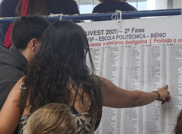 Qual é a nota de corte para Direito na Fuvest 2026?