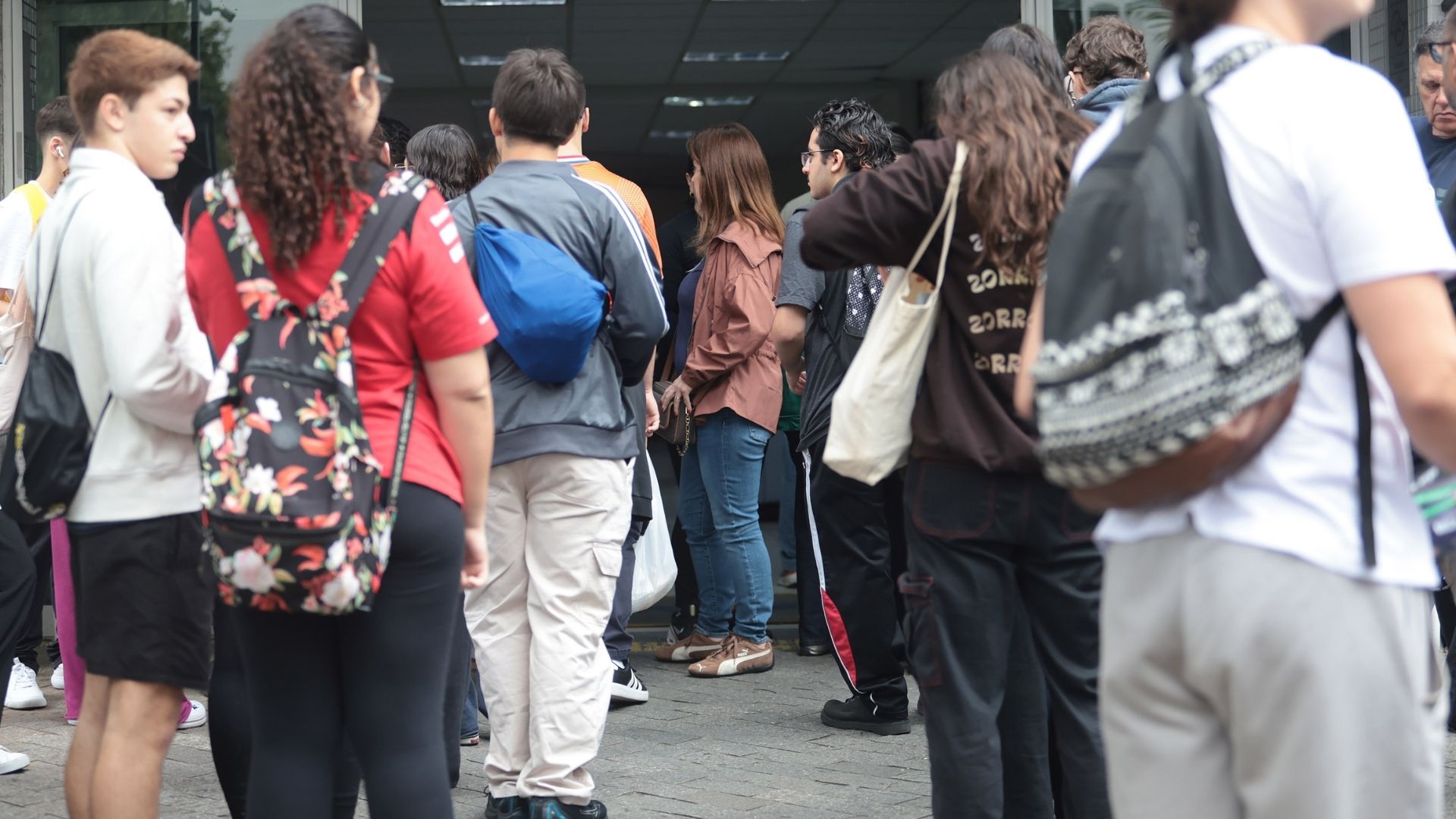 Gabarito oficial do 1º dia do Enem 2025 será divulgado antes; entenda