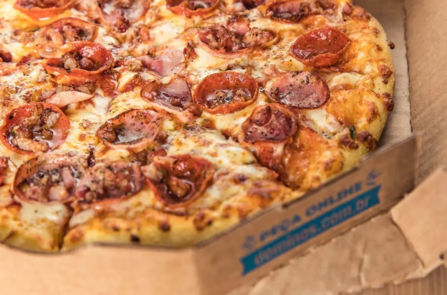 Fez o Enem 2025? Domino’s oferece pizza para quem apresentar comprovante de inscrição; veja como participar