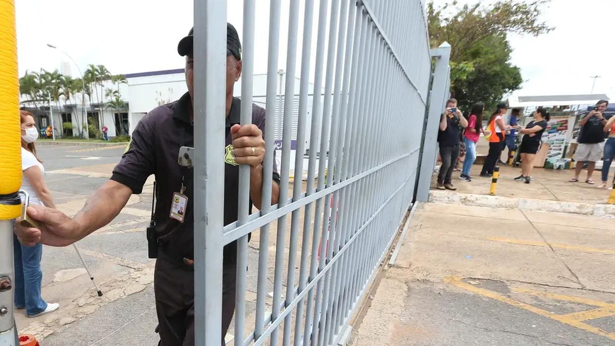 Enem 2025: portões são fechados no segundo dia de prova