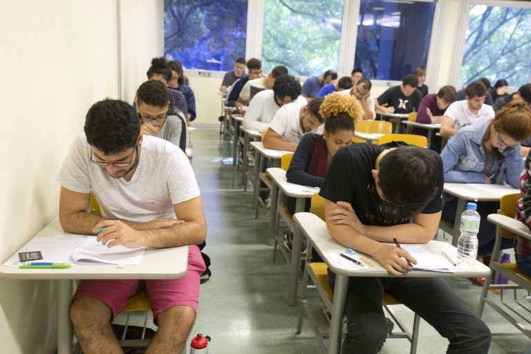 Que horas começa a prova da Fuvest 2026?