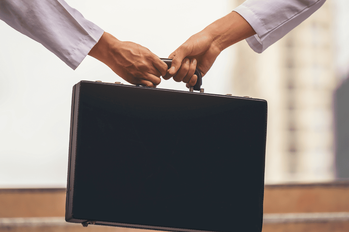 Handover: o que é a prática de “passar adiante” nas empresas