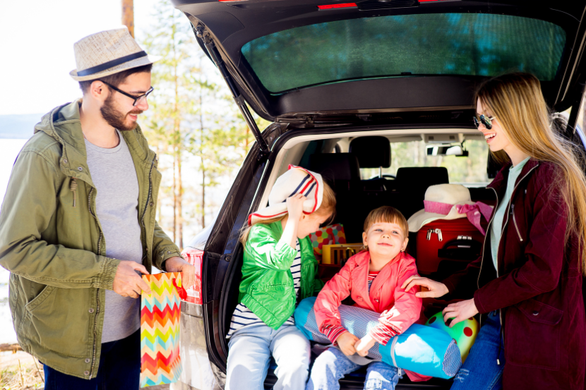 família saindo de viagem no carnaval