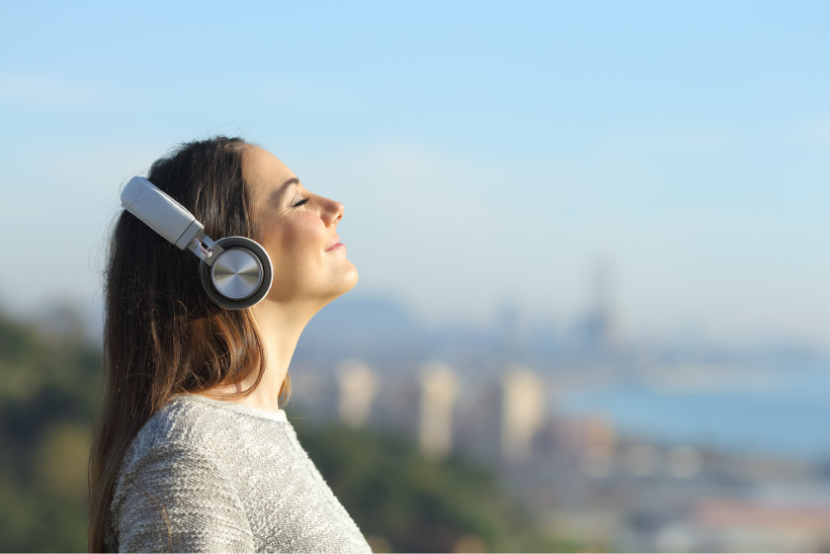 Aprender inglês com música funciona? Veja como canções para estudar