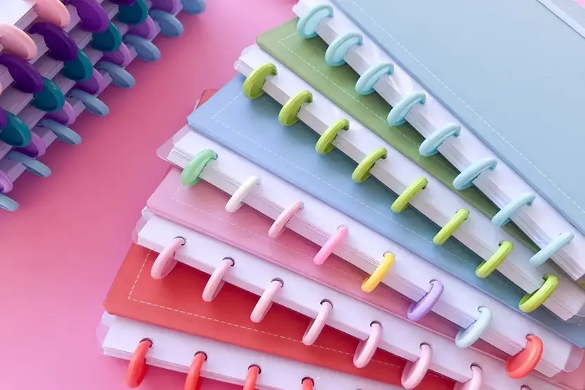 várias cores de caderno inteligente