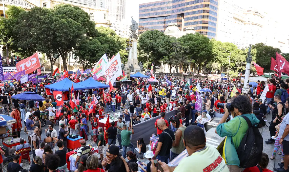 Escala 6×1: veja como funciona hoje e se o fim foi aprovado