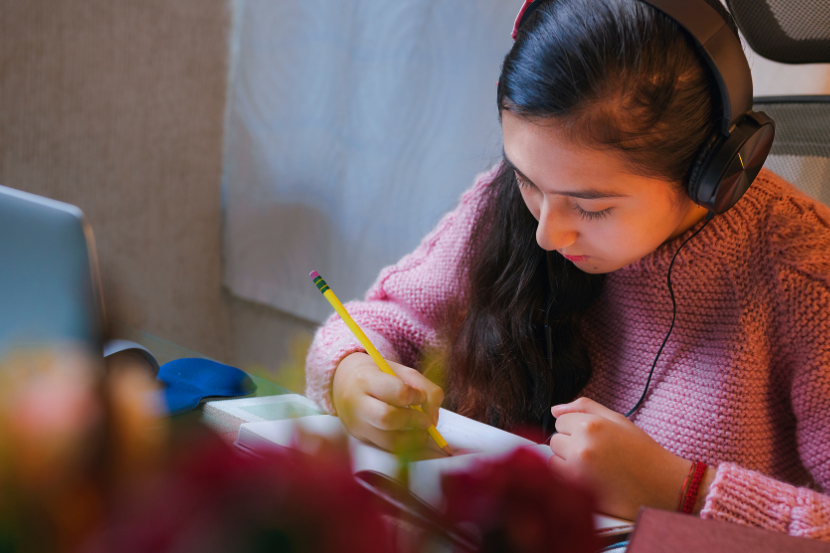 Quanto tempo a criança deve estudar por dia? guia por idade