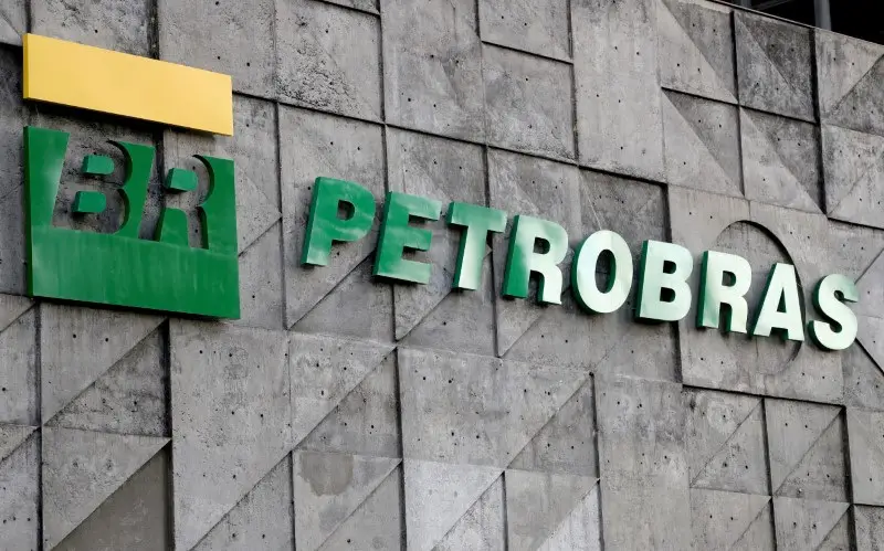 Concurso Petrobras 2026: previsão de 1.100 vagas e salários de até R$ 11 mil