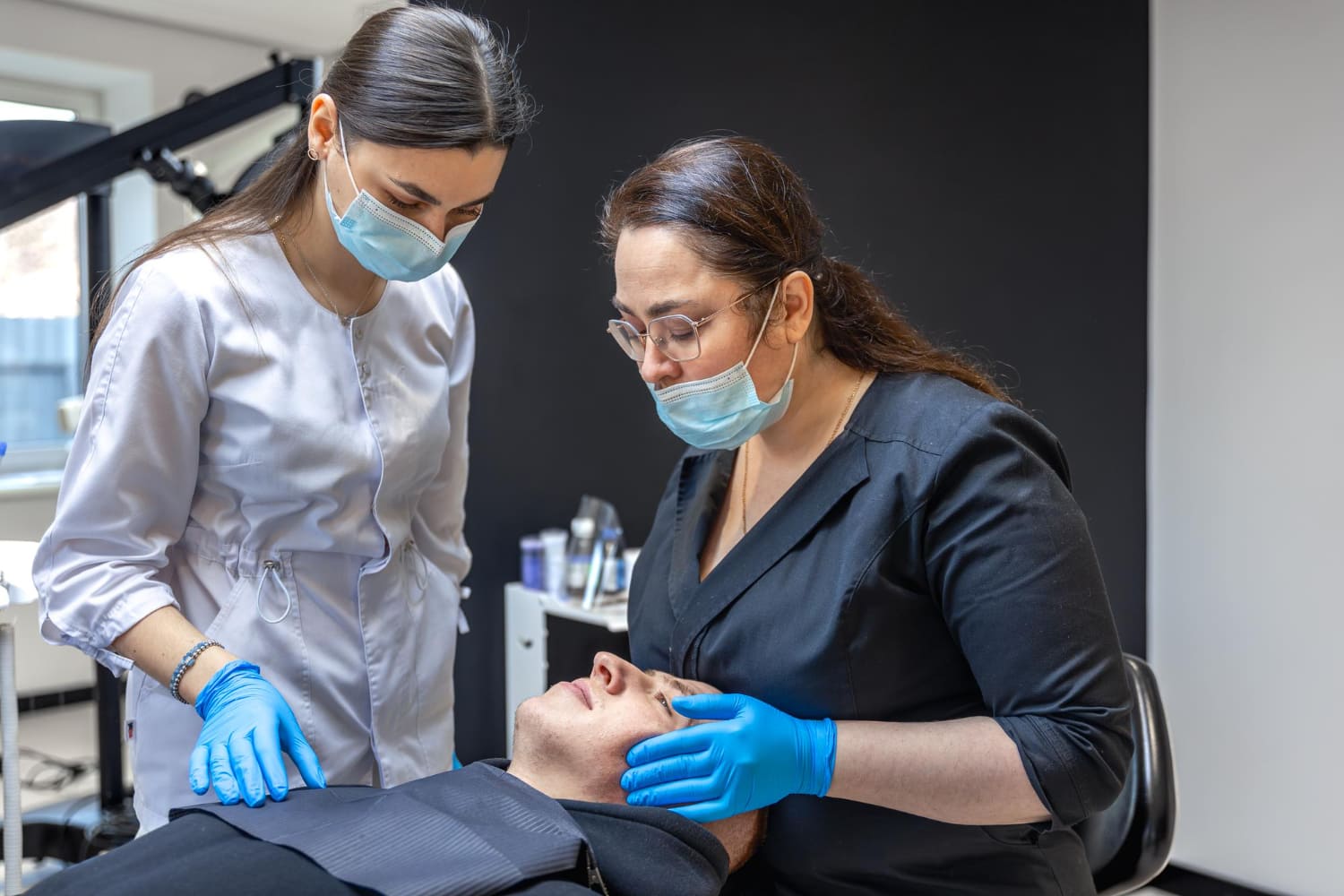 Estética presencial: como são as aulas práticas e a rotina do curso