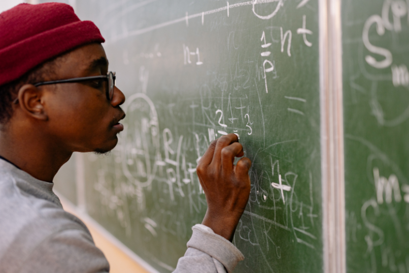 Dia da Matemática: como preparar seu filho para a OBMEP 2026