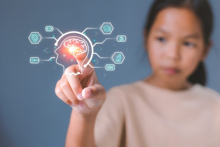 Comissão da Câmara aprova inclusão da inteligência artificial na educação básica; entenda