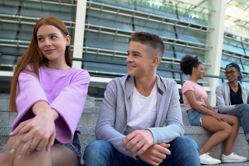 Namoro na adolescência: como conversar com os filhos sobre o assunto