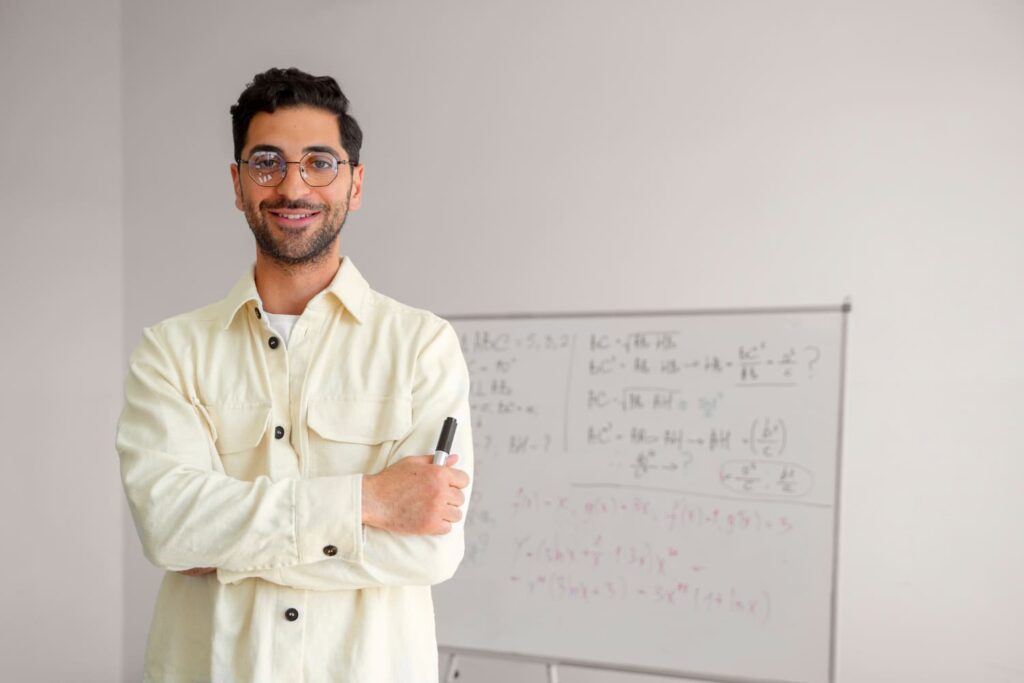 Como virar professor de curso técnico? Veja especializações indicadas