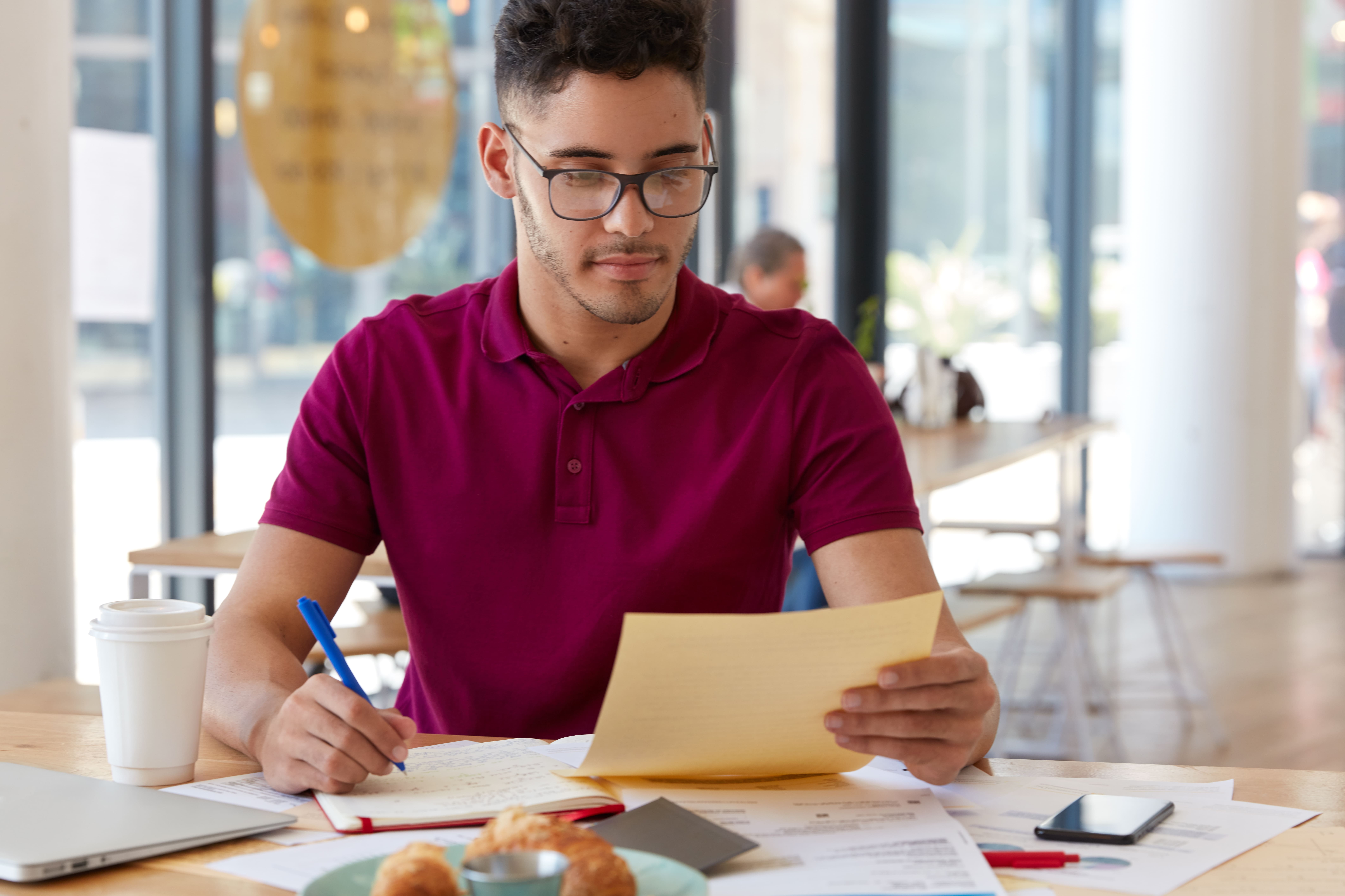 Ciências Contábeis ou Gestão Financeira: qual curso combina mais com seu objetivo?