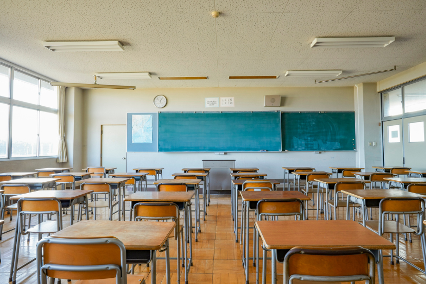 sala de aula vazia representando as férias escolares 2027