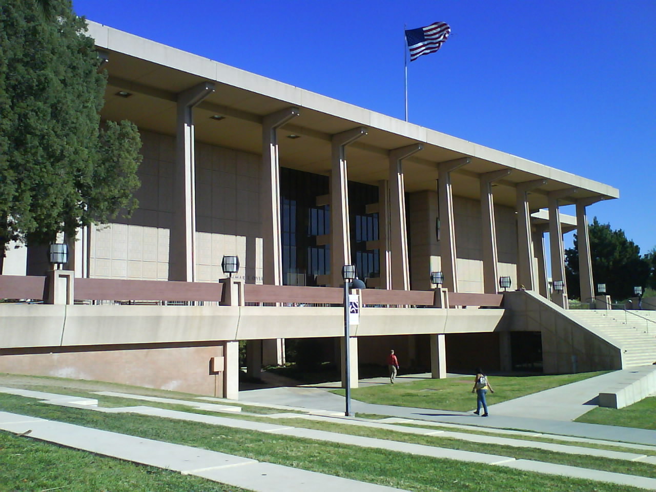 O que é CSUN? Conheça a California State University Northridge
