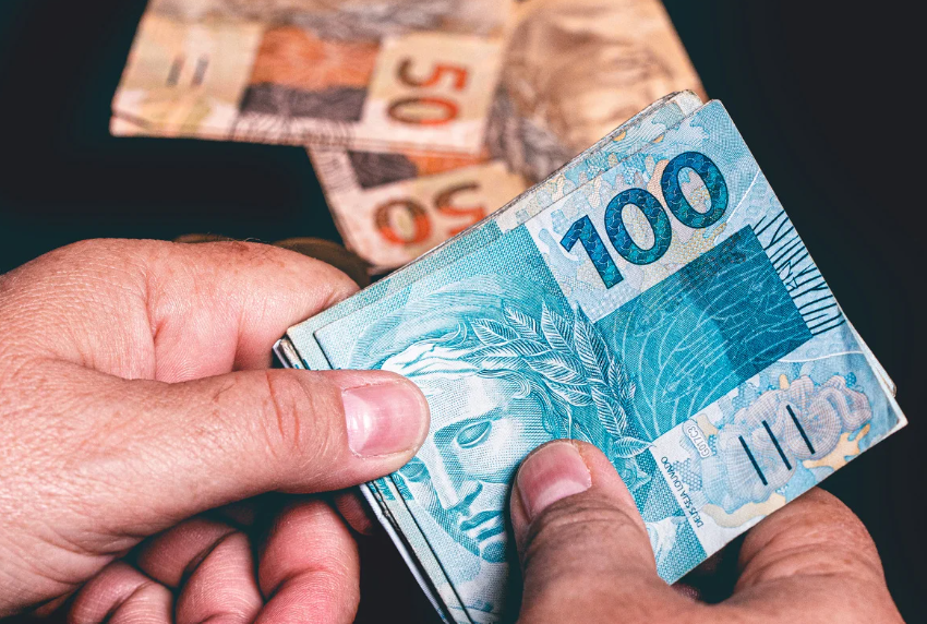 Quando cai o 5º dia útil de outubro de 2026?