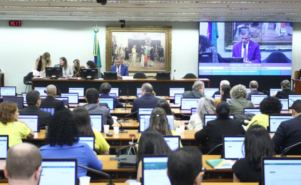 Psicólogos pressionam Senado para aprovar jornada de 30 horas semanais sem redução de salário