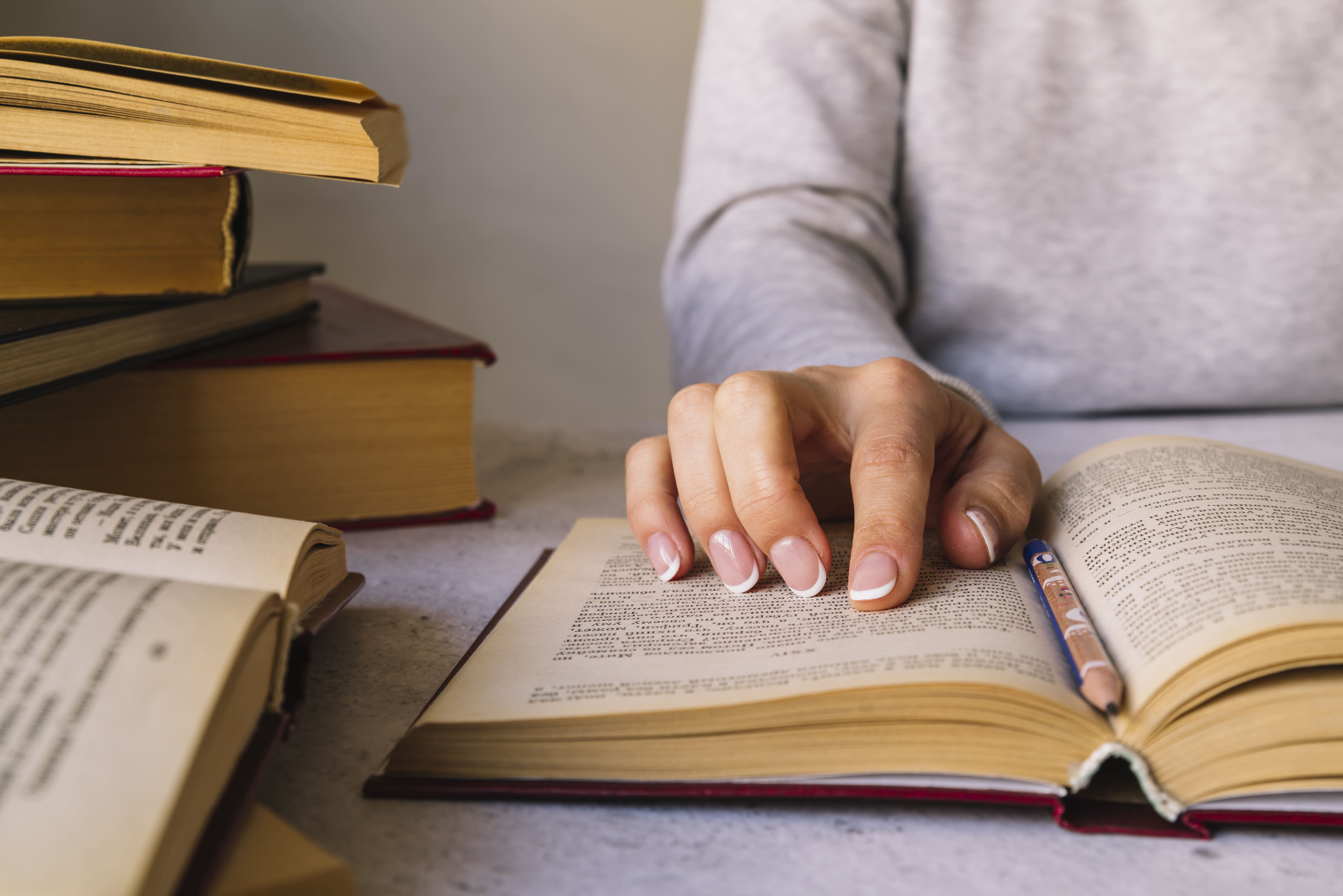 Dia Nacional do Livro: 5 pós-graduações para quem ama livros e literatura