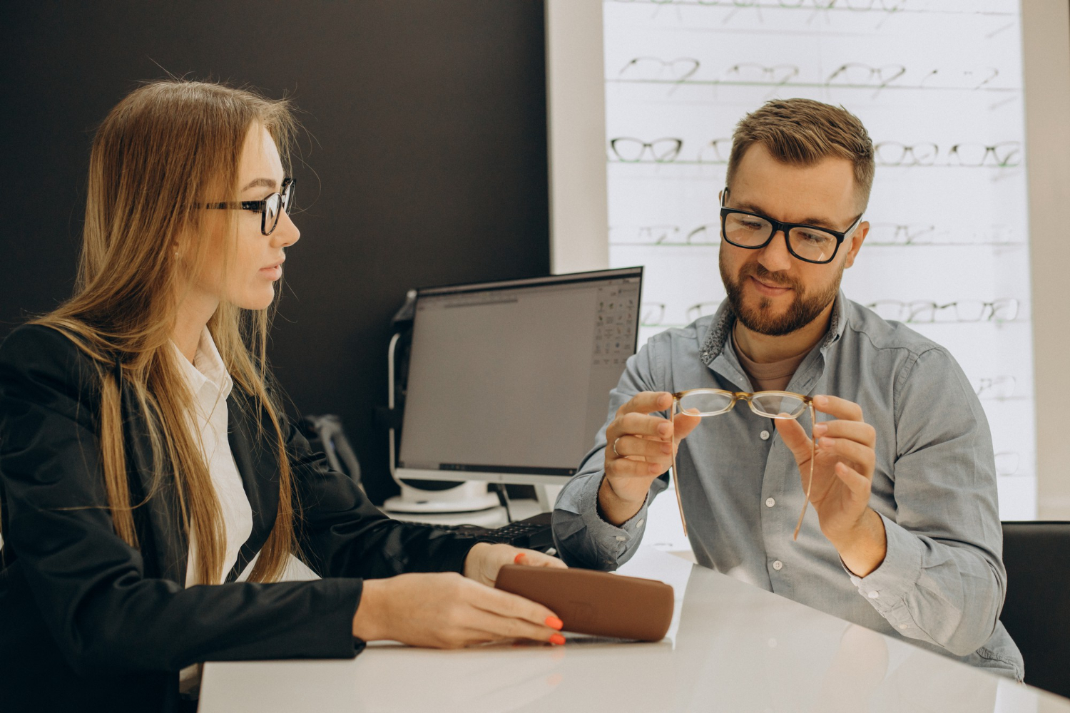Qual curso fazer para trabalhar em ótica? Conheça as principais formações
